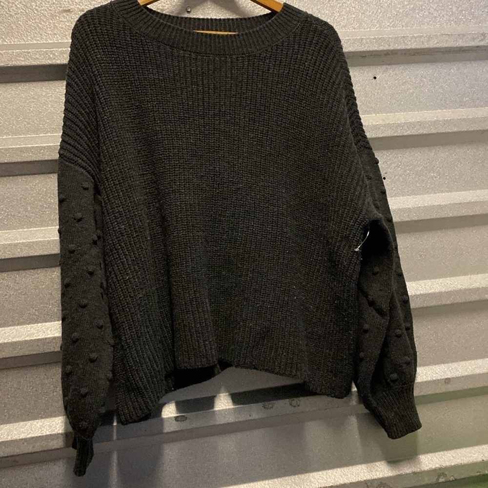 Dip‎ charcoal grey dot sleeves cropped large knit sweater